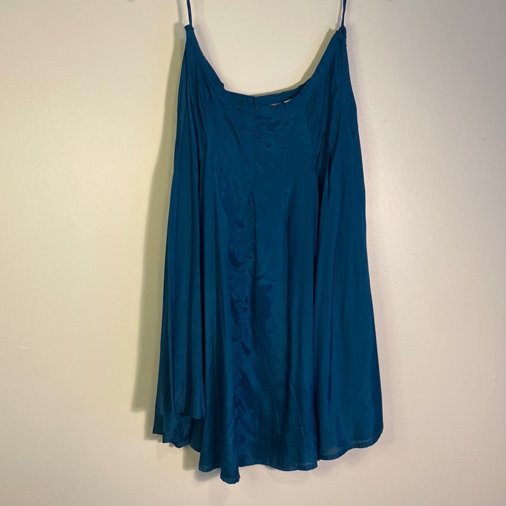 Newport News Size 10 Teal Blue Pleated Skirt